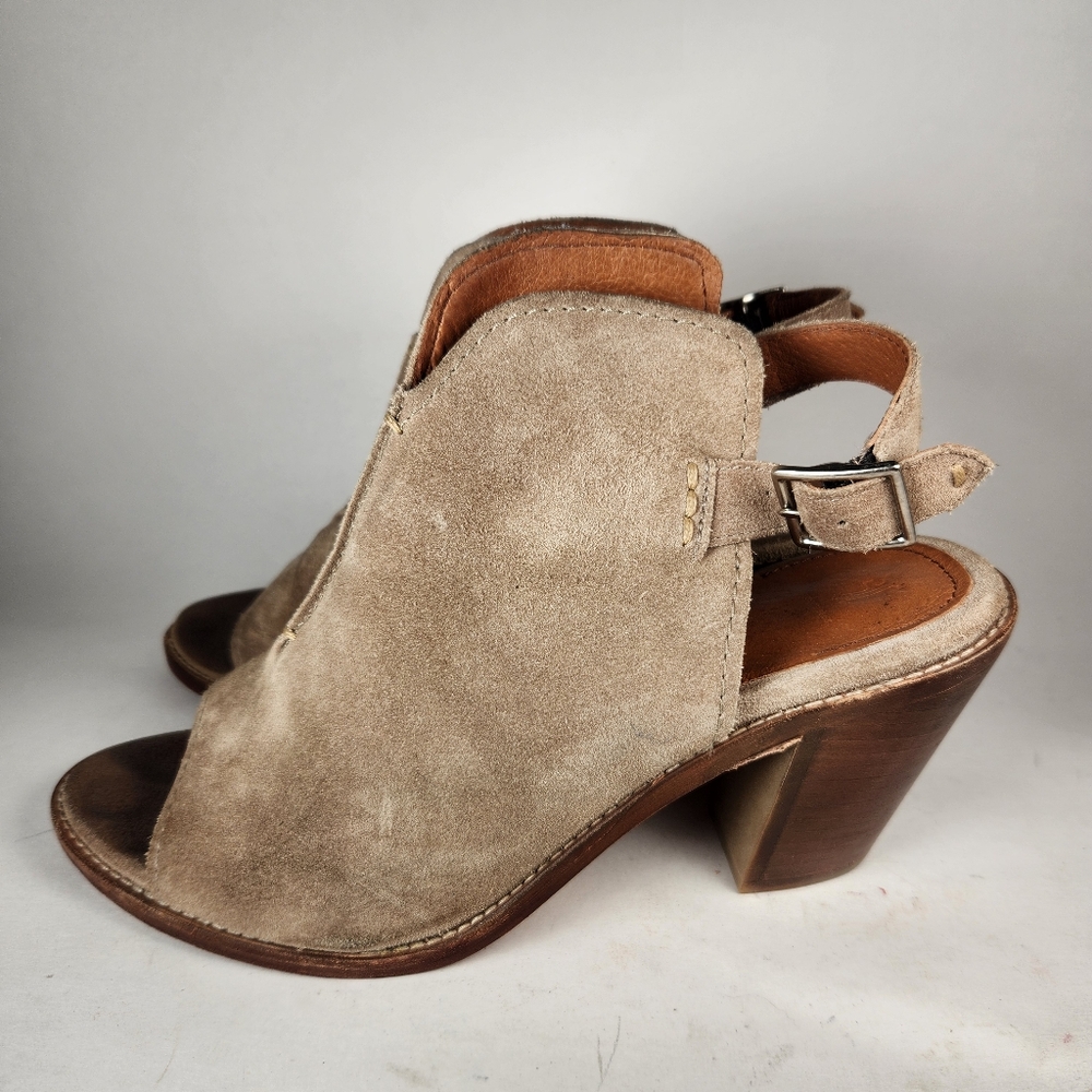 FRYE Women's Courtney Sandal Size 8.5 Taupe Suede Open Toe Sling Back Shoe - Picture 10 of 13